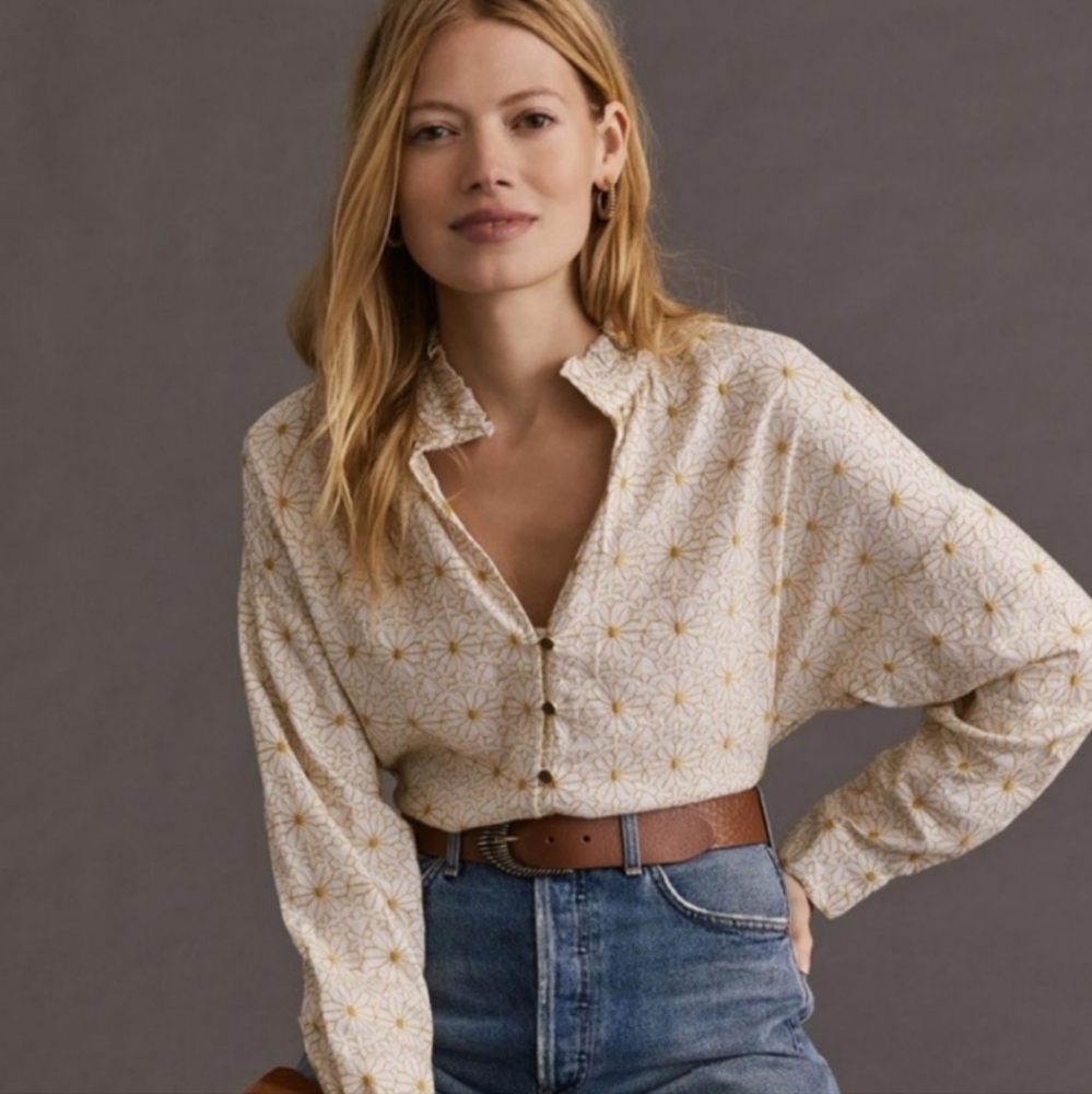 NWOT Anthropologie Pilcro The Tavi Button down Embroidered Daisy Blouse